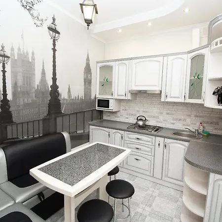 Cozy On Uspenskaya 8 Apartment *